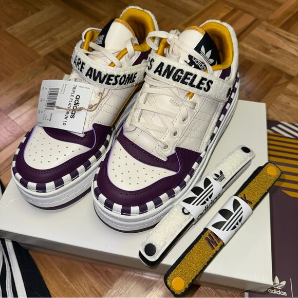 BNWT Adidas x Girls are Awesome triple platforum low - Picture 3 of 12
